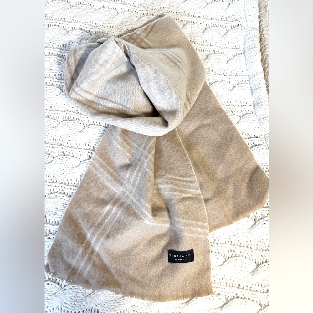 Xintiandi Shanghai beige wool blend with cashmere scarf